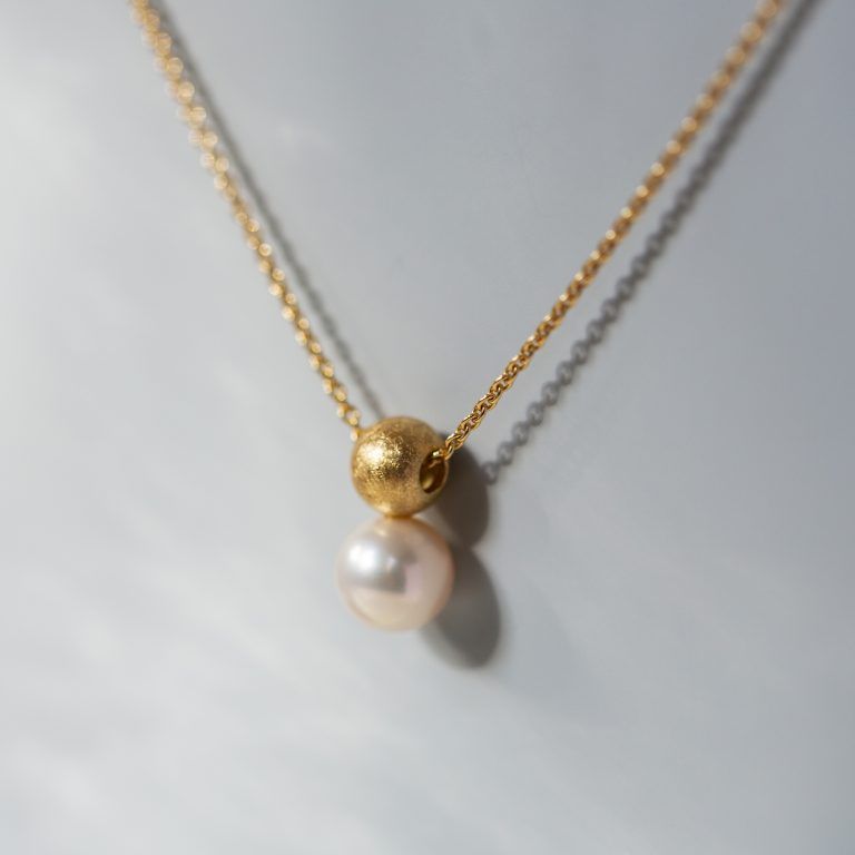 Goldkette mit Perlenanhänger