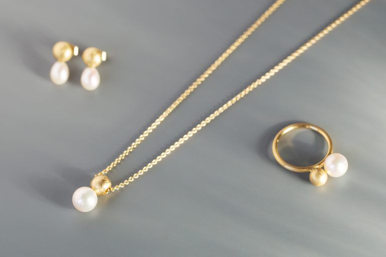 Schmuckset Gold und Perlen