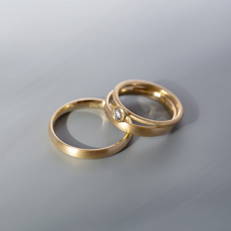 Goldene Trauringe