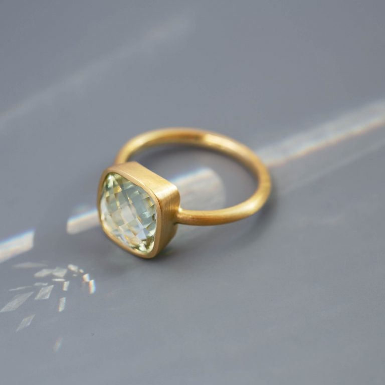 Goldring mit Prasiolith